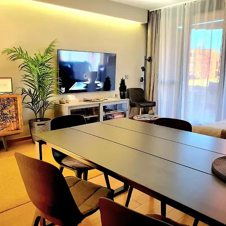 Bl Lakeside Apartment