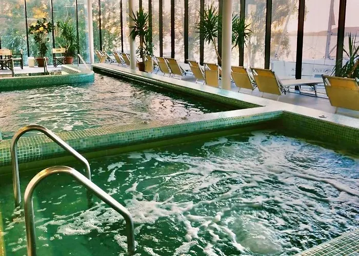 Bl Lakeside